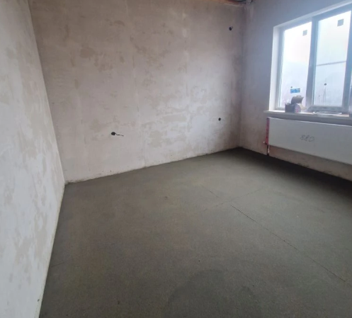Большая комната со стяжкой