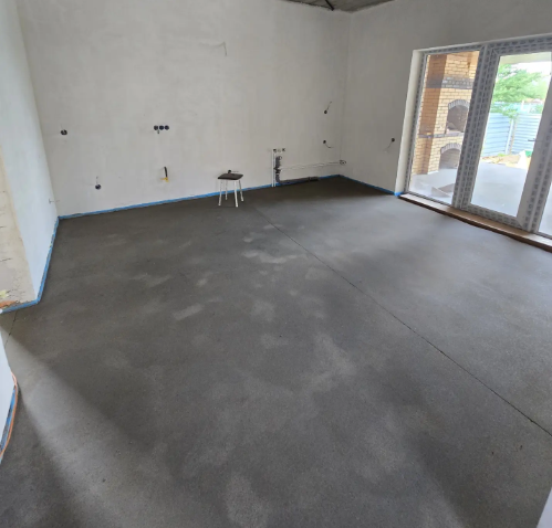 Готовая стяжка пола у панорамных окон